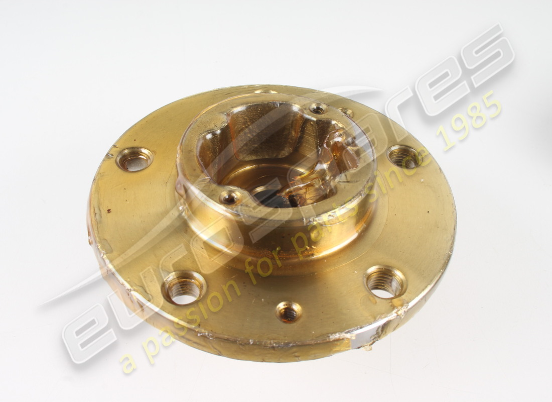 NEW FERRARI FRONT HUB. PART NUMBER 124463 (3) new ferrari front hub. part number 124463 (3)