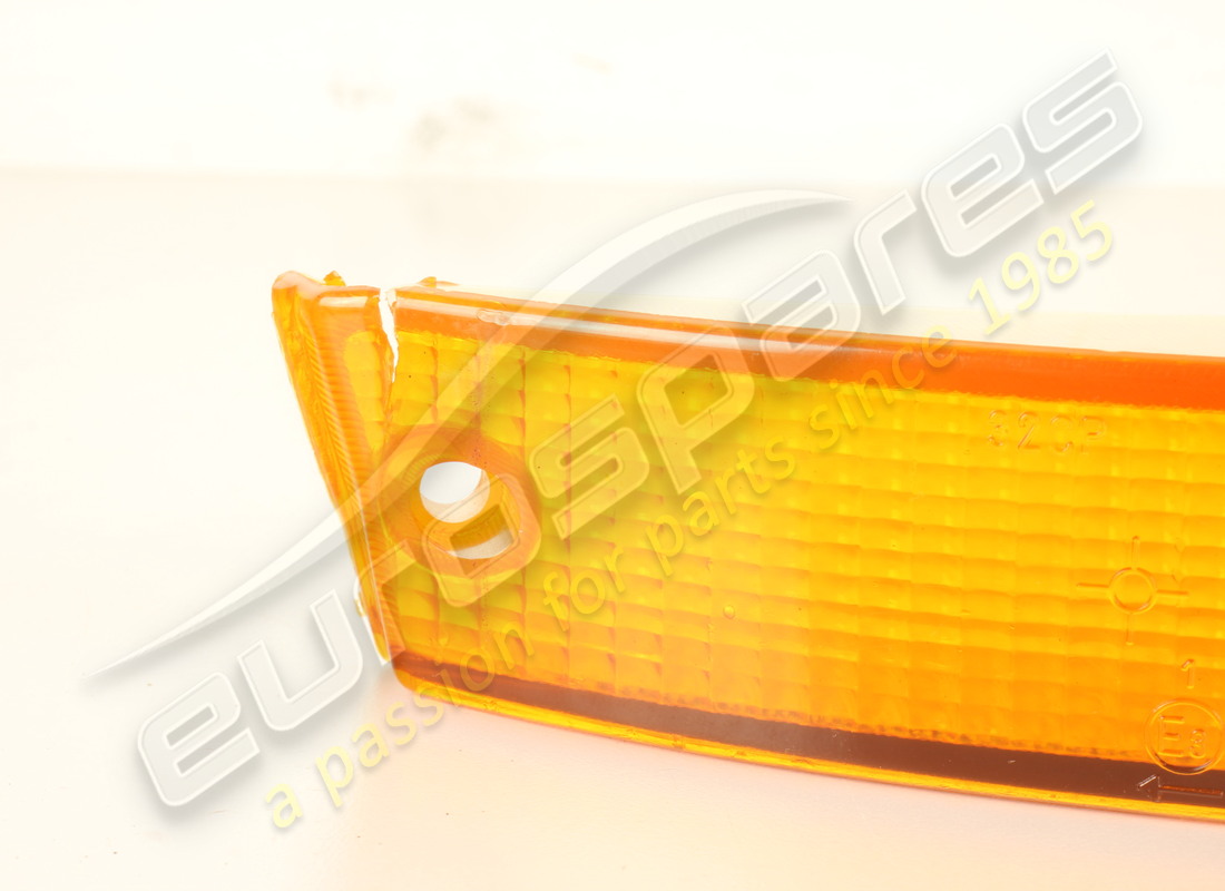 NEW (OTHER) FERRARI RH FRONT LENS INDICATOR RHD PART NUMBER 61536100 (2) new (other) ferrari rh front lens indicator rhd part number 61536100 (2)