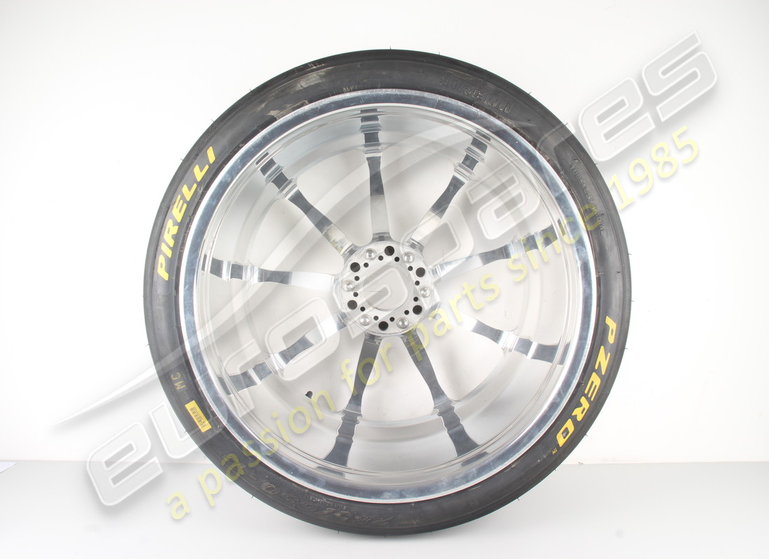 NEW MCLAREN SENNA/P1 GTR WHEEL SET. PART NUMBER EAP1558707 (4) new mclaren senna/p1 gtr wheel set. part number eap1558707 (4)