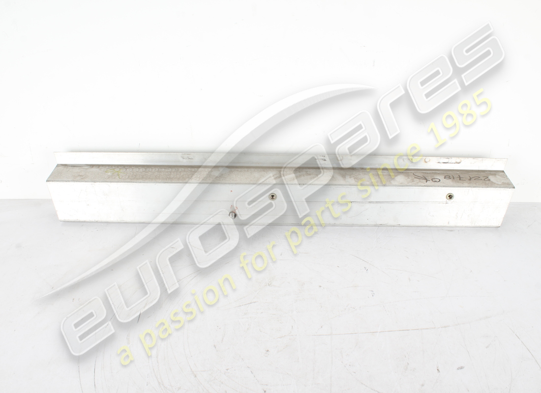 NEW FERRARI CASTING LINK CROSS MEMBER. PART NUMBER 985221718 (1) new ferrari casting link cross member. part number 985221718 (1)