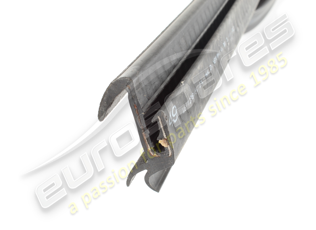 used ferrari lh inner belt-line seal. part number 85219300 (3)