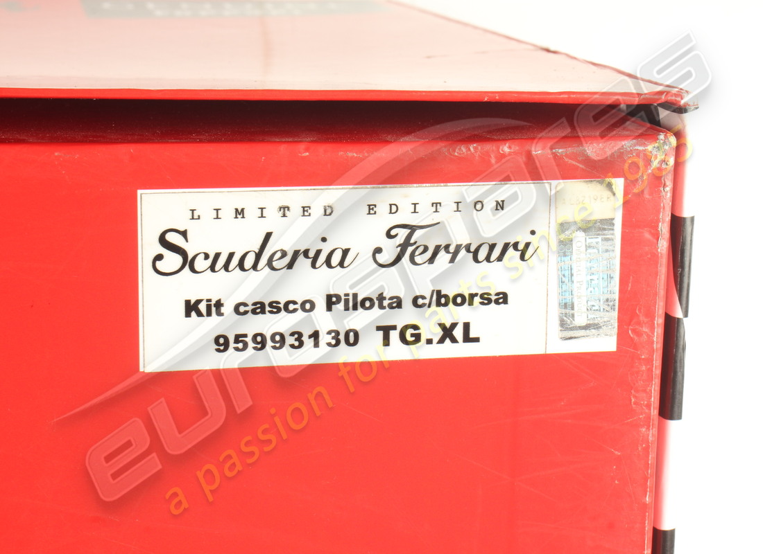 new ferrari xlarge ferrari helmet with bag. part number 95993130 (9)