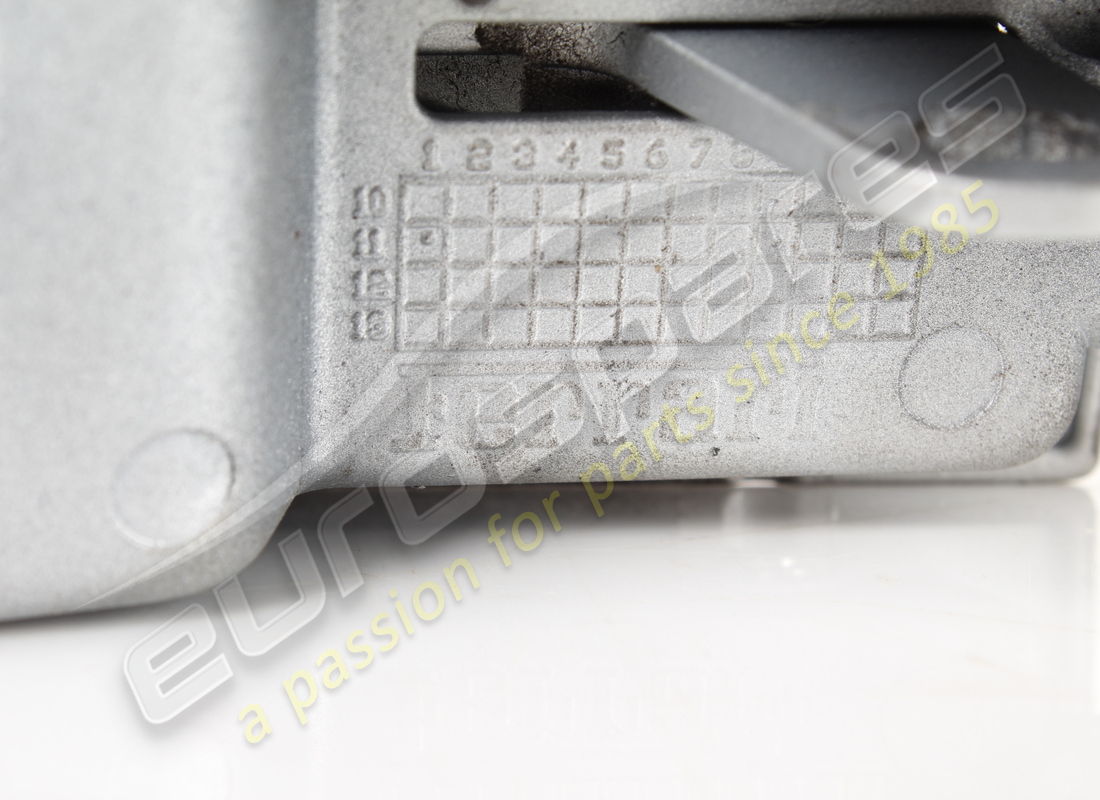 USED FERRARI RH DOOR HANDLE. PART NUMBER 84925100 (3) used ferrari rh door handle. part number 84925100 (3)