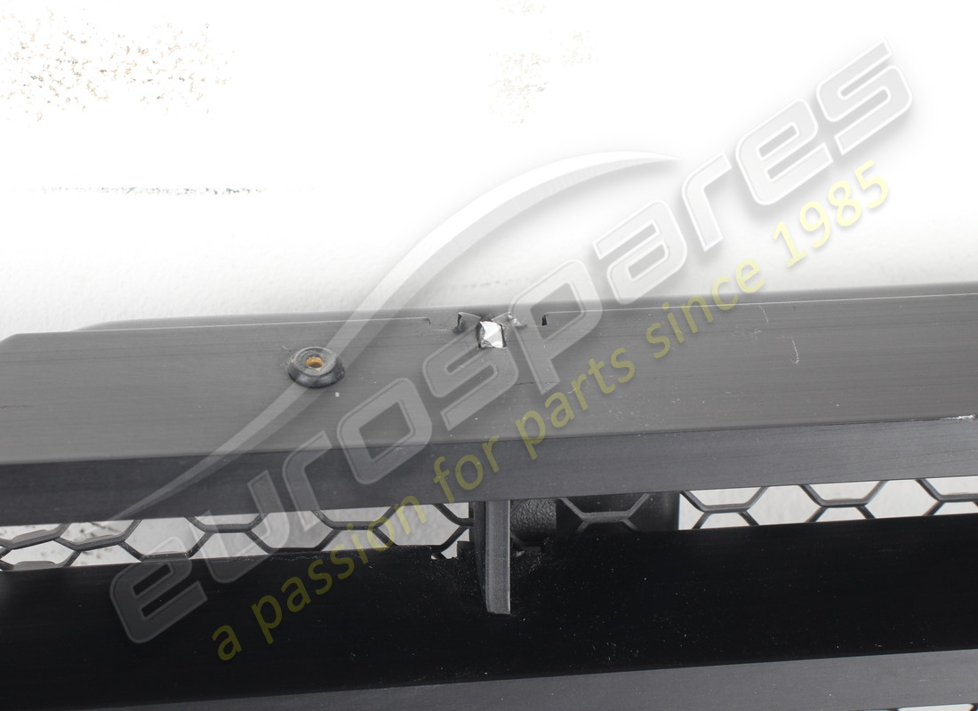 NEW (OTHER) FERRARI REAR GRILLE ENGINE COVER. PART NUMBER 61500500 (5) new (other) ferrari rear grille engine cover. part number 61500500 (5)