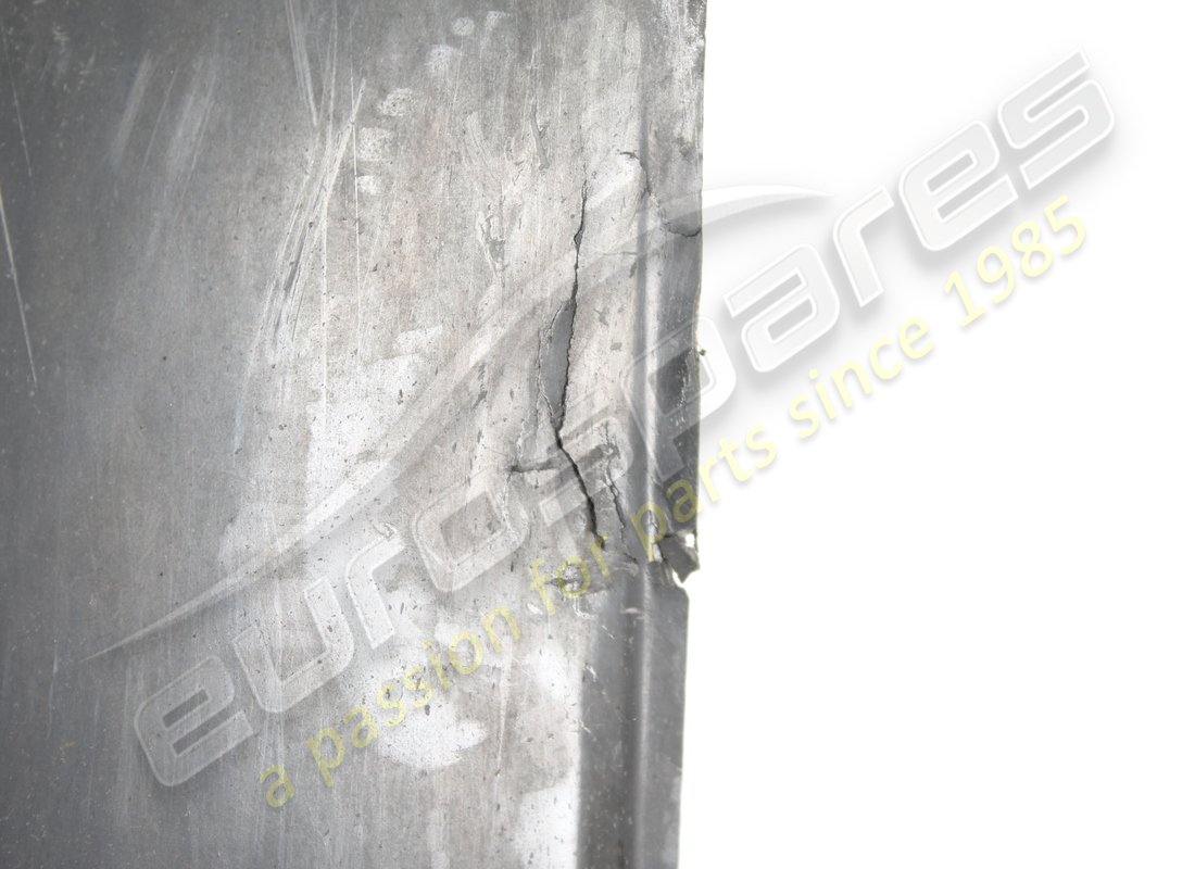 damaged ferrari lh rear section of front flat undertray element. part number 81176800 (5)