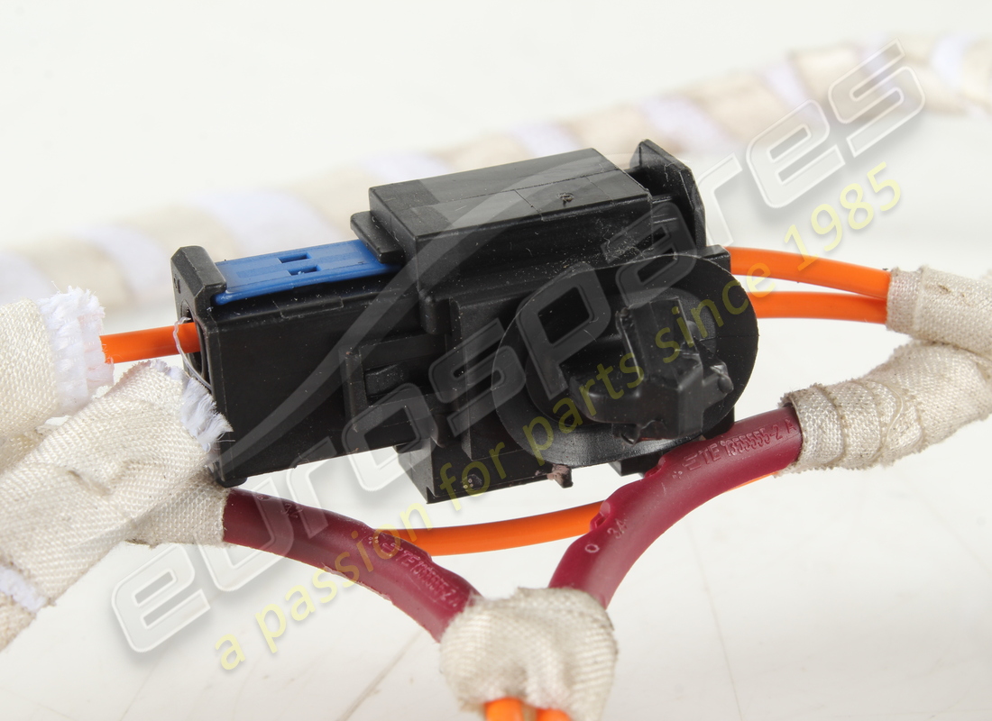 USED FERRARI HI-FI CABLE. PART NUMBER 877886 (4) used ferrari hi-fi cable. part number 877886 (4)