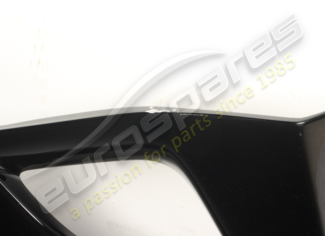 USED FERRARI COMPLETE REAR SPOILER. PART NUMBER 949122 (6) used ferrari complete rear spoiler. part number 949122 (6)