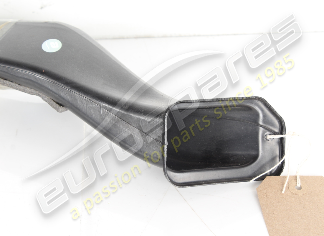 used ferrari lh rear cabin air duct. part number 83575000 (3)