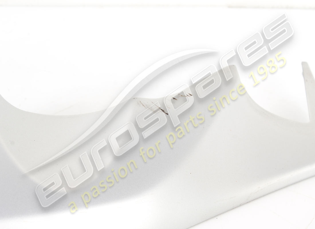 USED FERRARI CENTRE INSERT. PART NUMBER 83930000 (4) used ferrari centre insert. part number 83930000 (4)