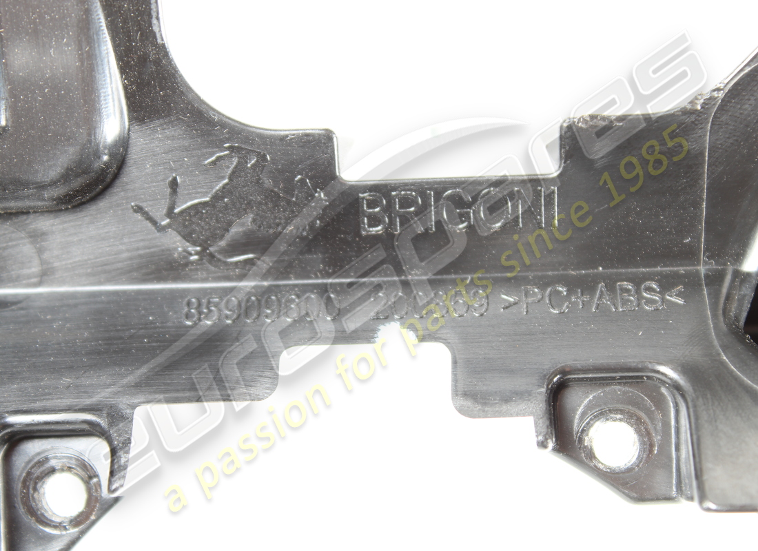 USED FERRARI RH VENT MOUNT. PART NUMBER 85909600 (4) used ferrari rh vent mount. part number 85909600 (4)