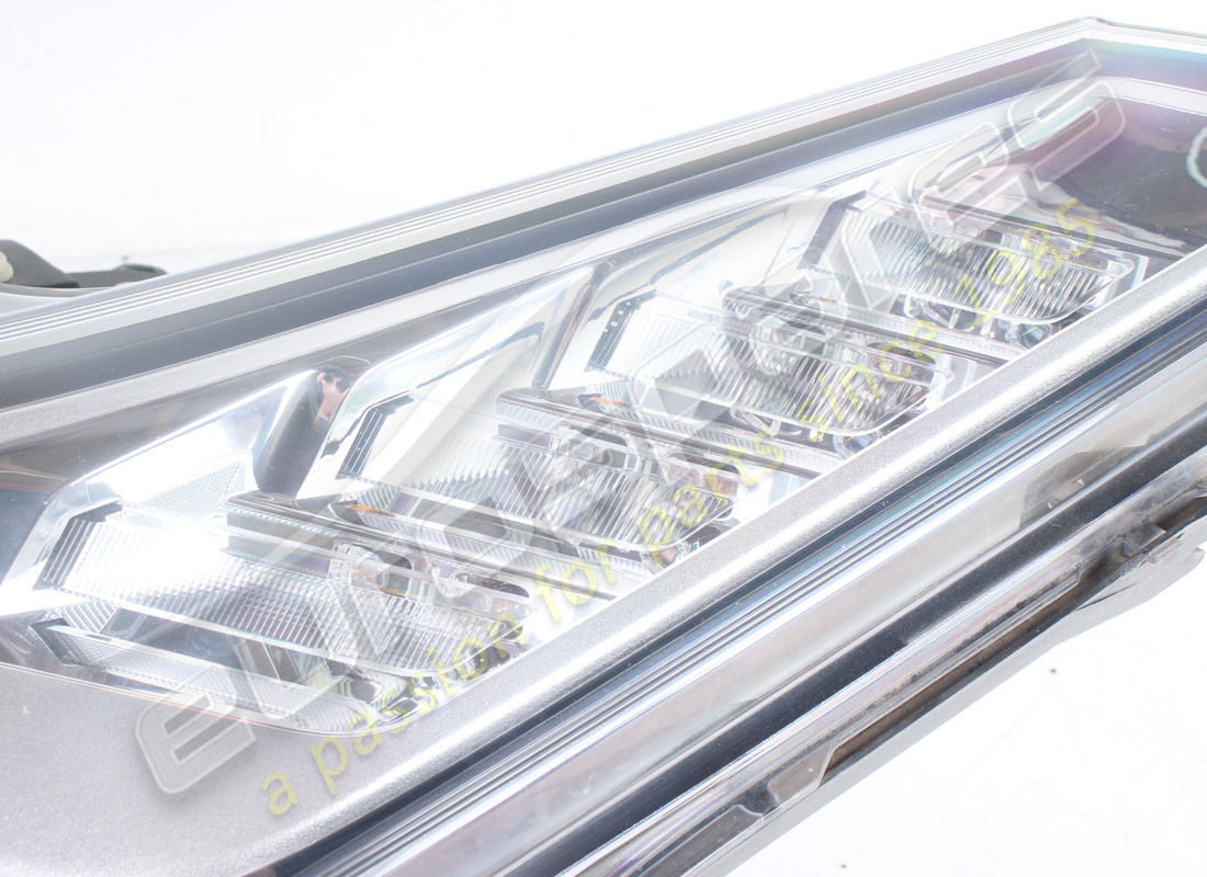 used ferrari lh bi-xenon headlight afs. part number 329981 (3)