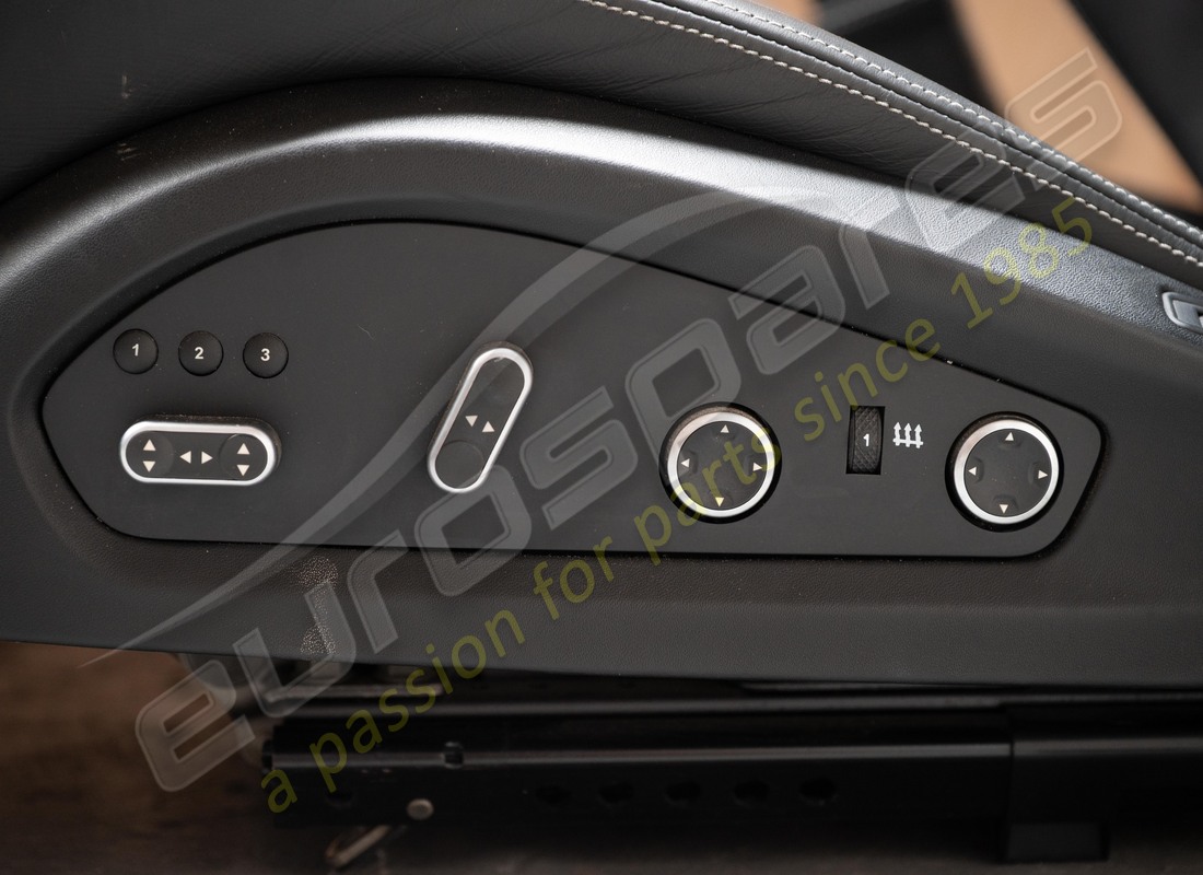 used ferrari complete seat set. part number eap1558688 (10)