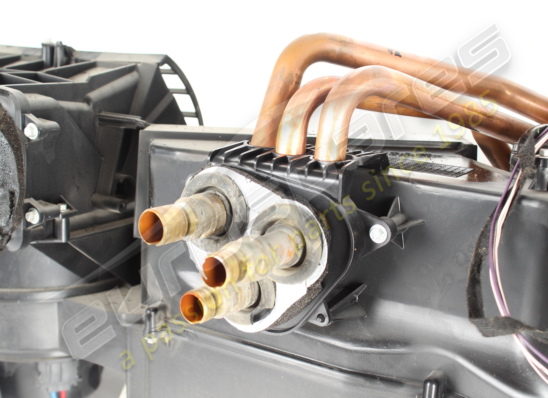 USED FERRARI COMPLETE AIR CONDITIONING UNIT. PART NUMBER 83391200 (8) used ferrari complete air conditioning unit. part number 83391200 (8)