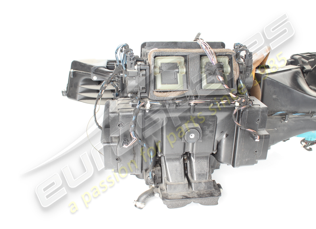 USED FERRARI COMPLETE AIR CONDITIONING UNIT. PART NUMBER 83391200 (2) used ferrari complete air conditioning unit. part number 83391200 (2)