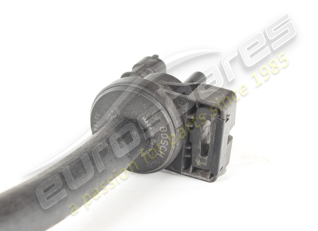 USED FERRARI RH FLUSH VALVE JUNCTION PIPE. PART NUMBER 304461 (4) used ferrari rh flush valve junction pipe. part number 304461 (4)