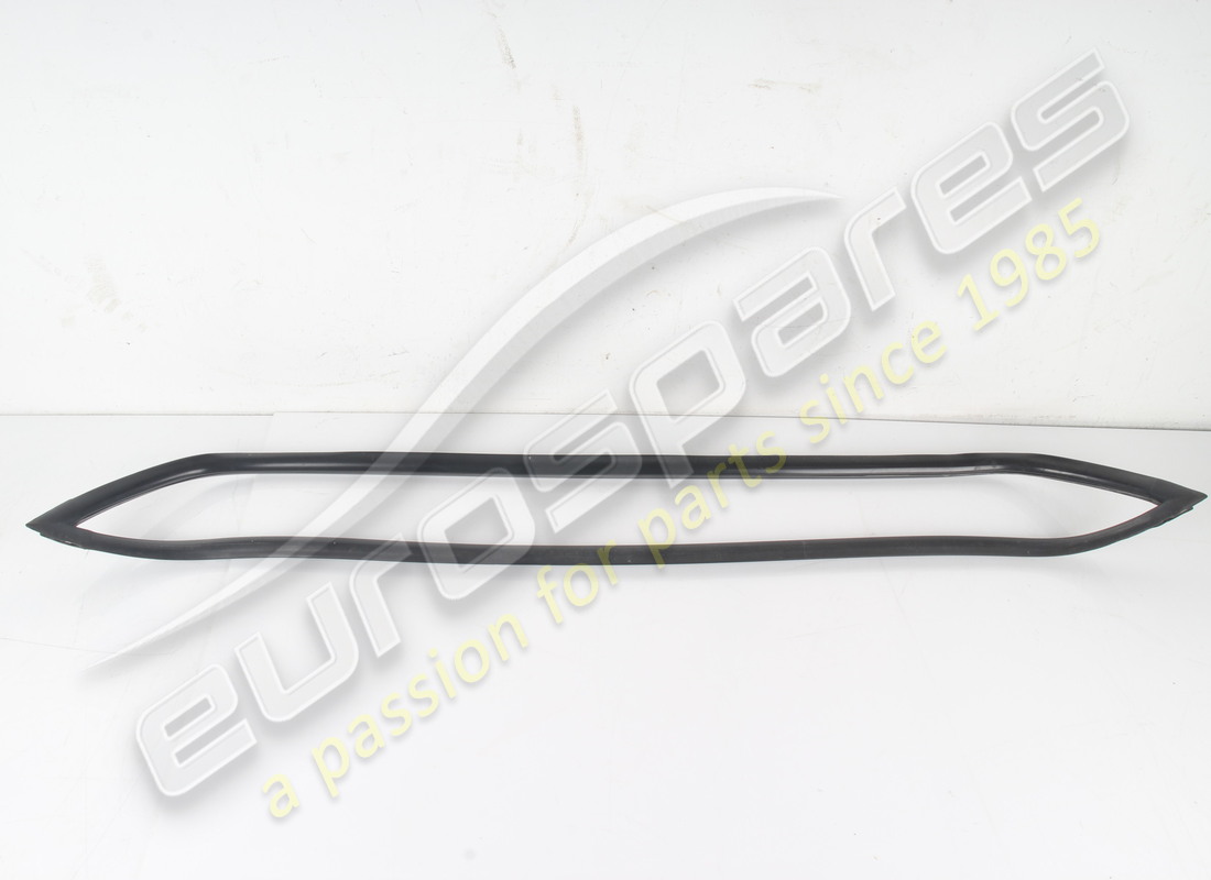 USED Ferrari REAR SCREEN RUBBER . PART NUMBER 60370301 (1)