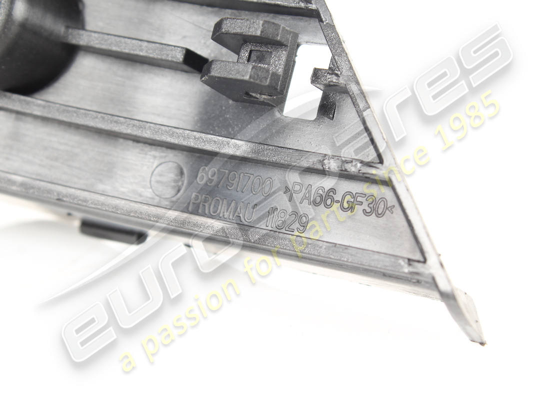 USED FERRARI UPPER GUIDE FOR REAR LH SE. PART NUMBER 69791700 (3) used ferrari upper guide for rear lh se. part number 69791700 (3)