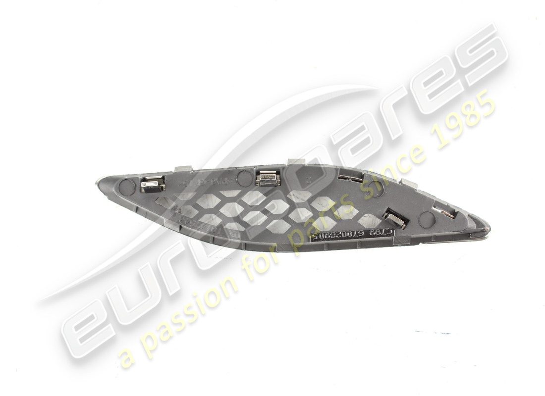 new maserati rh air diffuser. part number 670137053 (2)