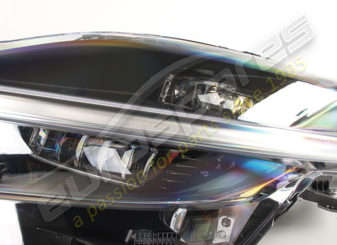 NEW FERRARI LH HEADLAMP. PART NUMBER 918250 (5) new ferrari lh headlamp. part number 918250 (5)