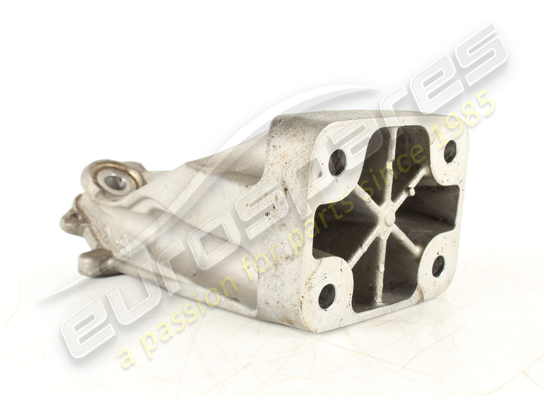 USED FERRARI RH ENGINE STRUT. PART NUMBER 262743 (6) used ferrari rh engine strut. part number 262743 (6)