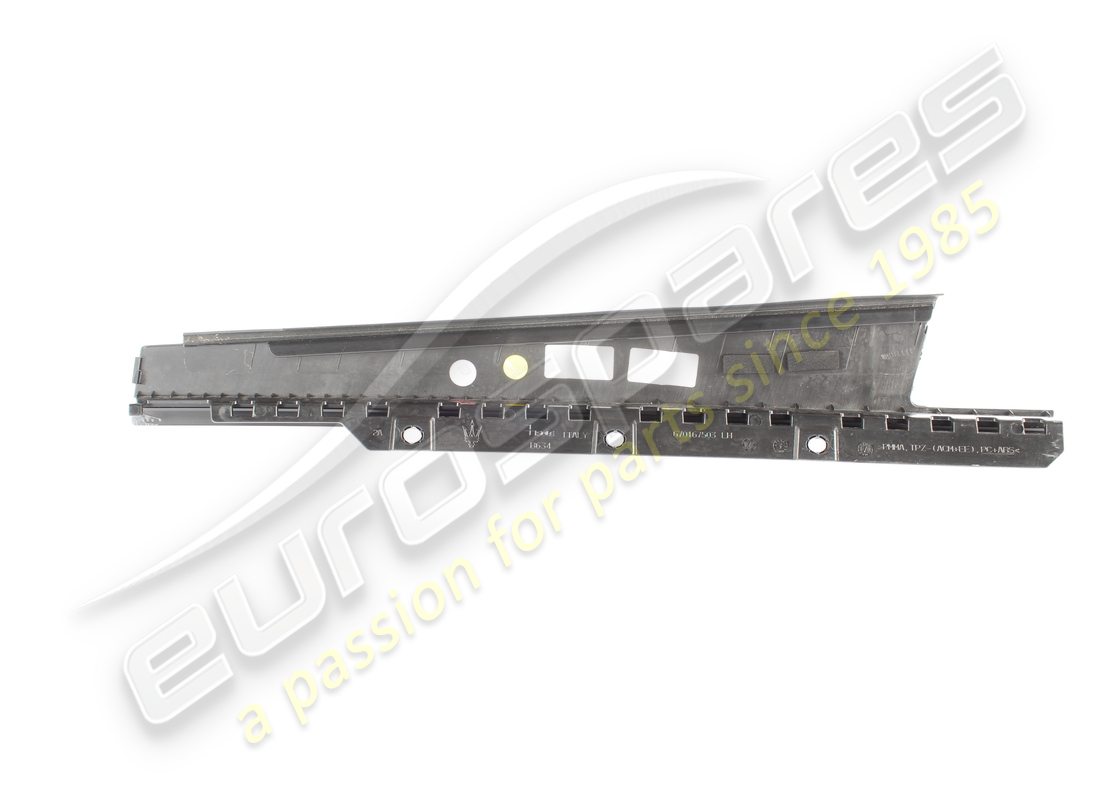 used maserati lh rear pillar moulding glos. part number 670198594 (2)