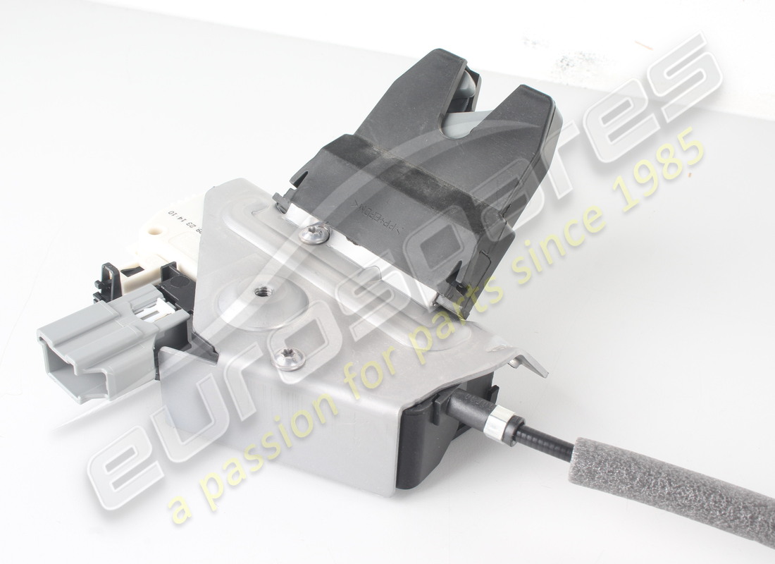 new aston martin latch- lft/gt. part number 6g3331253052aa (4)