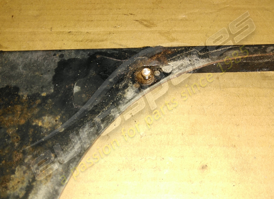 damaged ferrari hood for electrofan. part number 168820 (2)