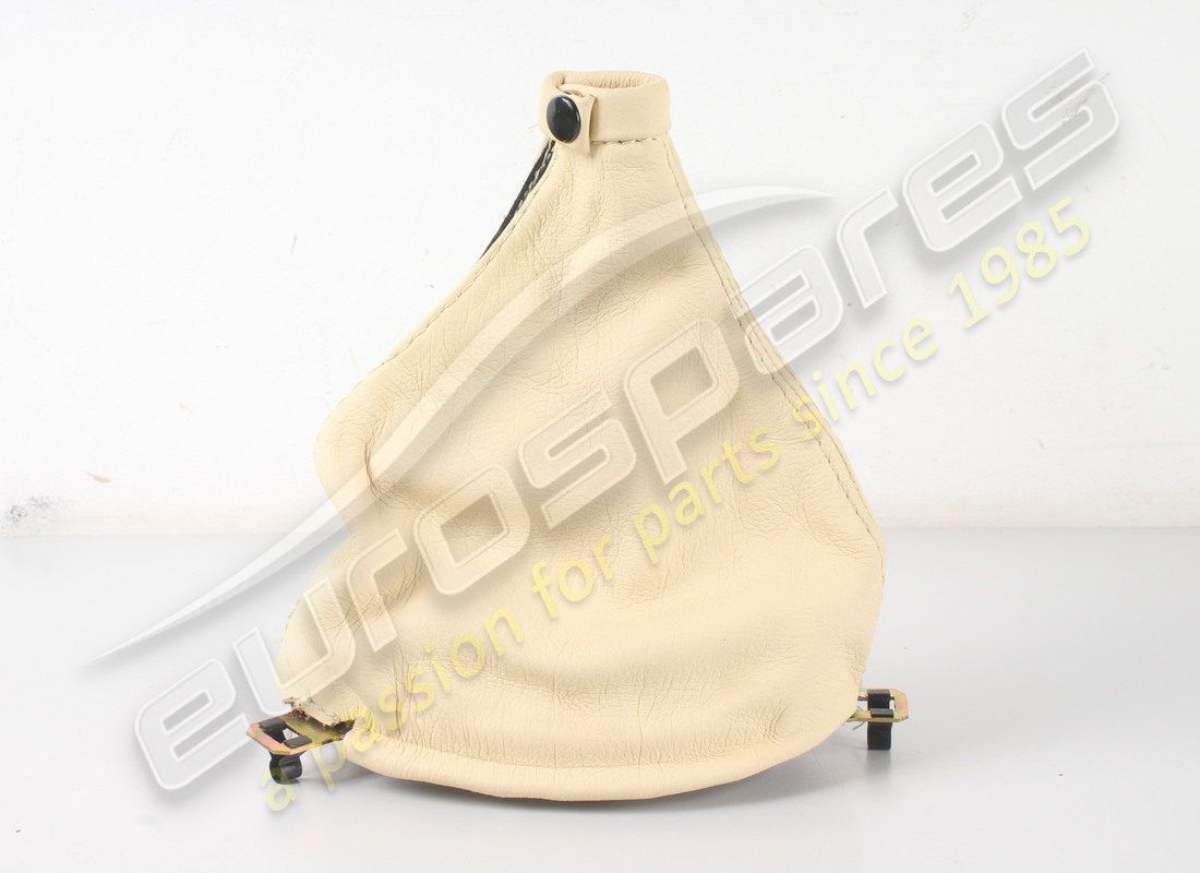 NEW (OTHER) MASERATI AUTOMATIC GEAR LEVER LEATHER SURROUND - RHD - CREAM. PART NUMBER 981001402 (3) new (other) maserati automatic gear lever leather surround - rhd - cream. part number 981001402 (3)