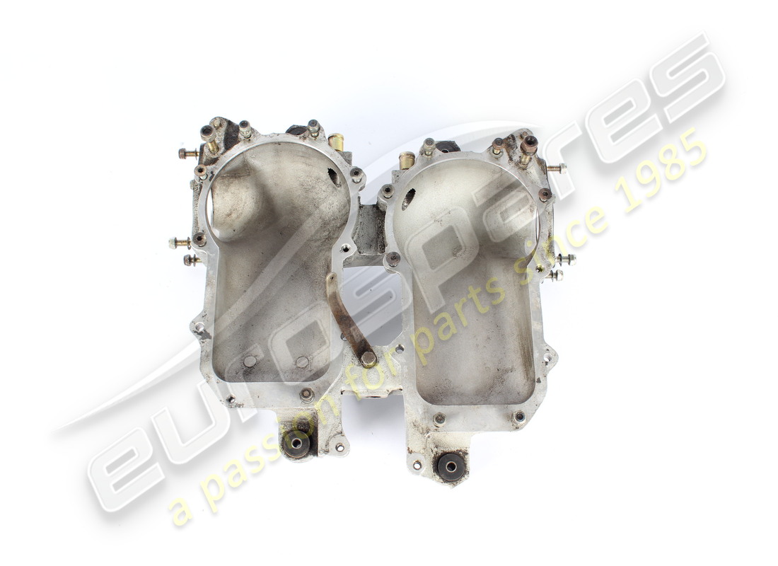 USED FERRARI FUEL DISTRIBUTOR SUPPORT. PART NUMBER 121694 (5) used ferrari fuel distributor support. part number 121694 (5)