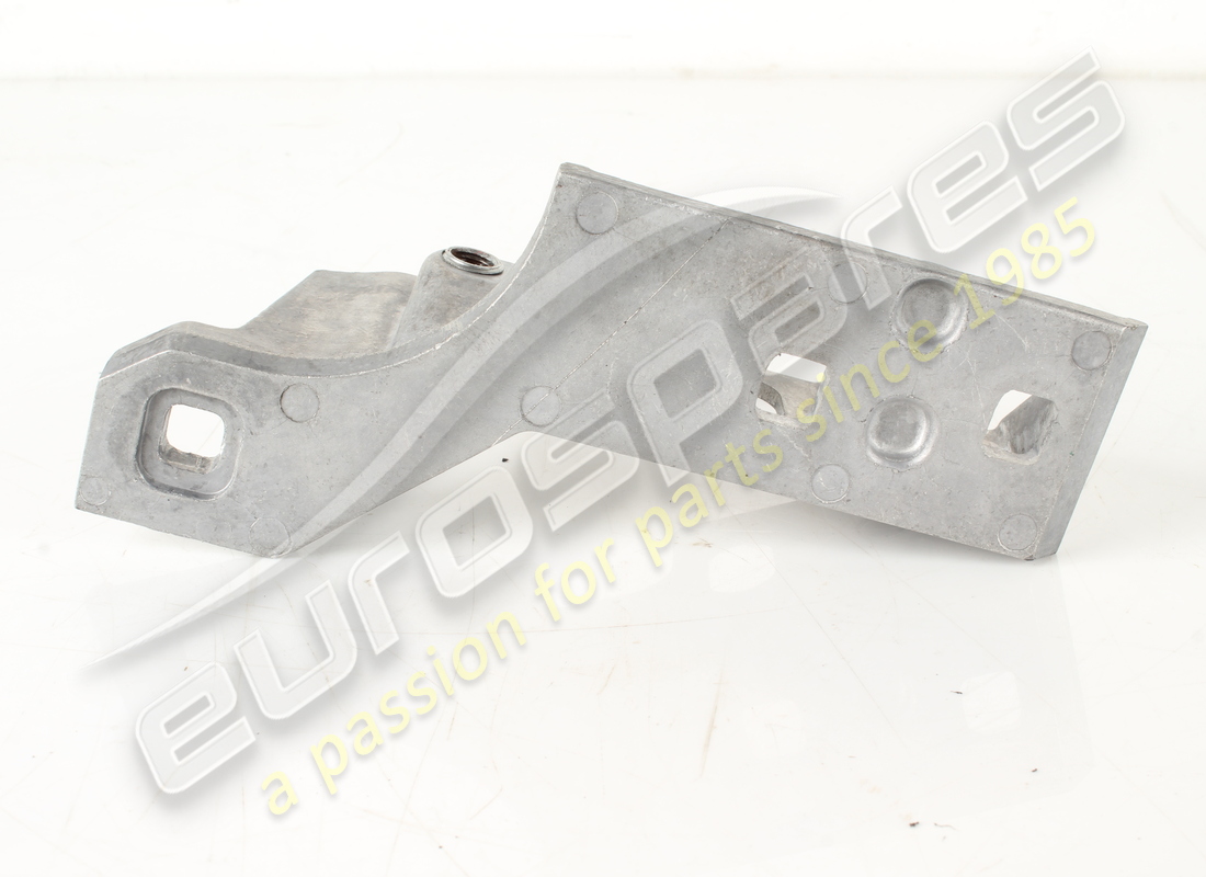 used ferrari lh lateral bracket. part number 80519100 (3)
