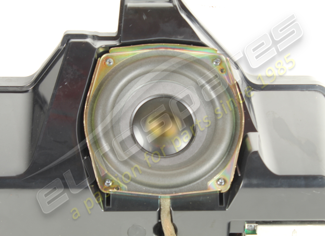 used maserati complete bass box bose. part number 67071100 (2)