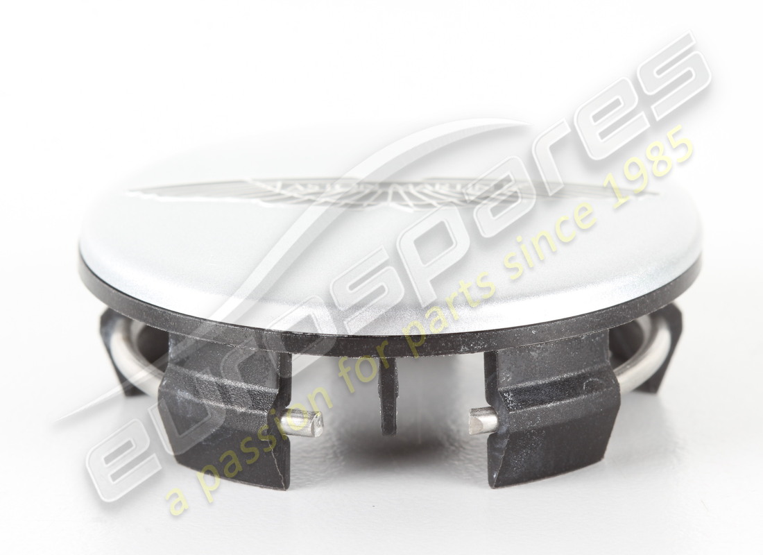 NEW ASTON MARTIN WHEEL BADGE-SILVER. PART NUMBER AY2Y1A096AA (2) new aston martin wheel badge-silver. part number ay2y1a096aa (2)