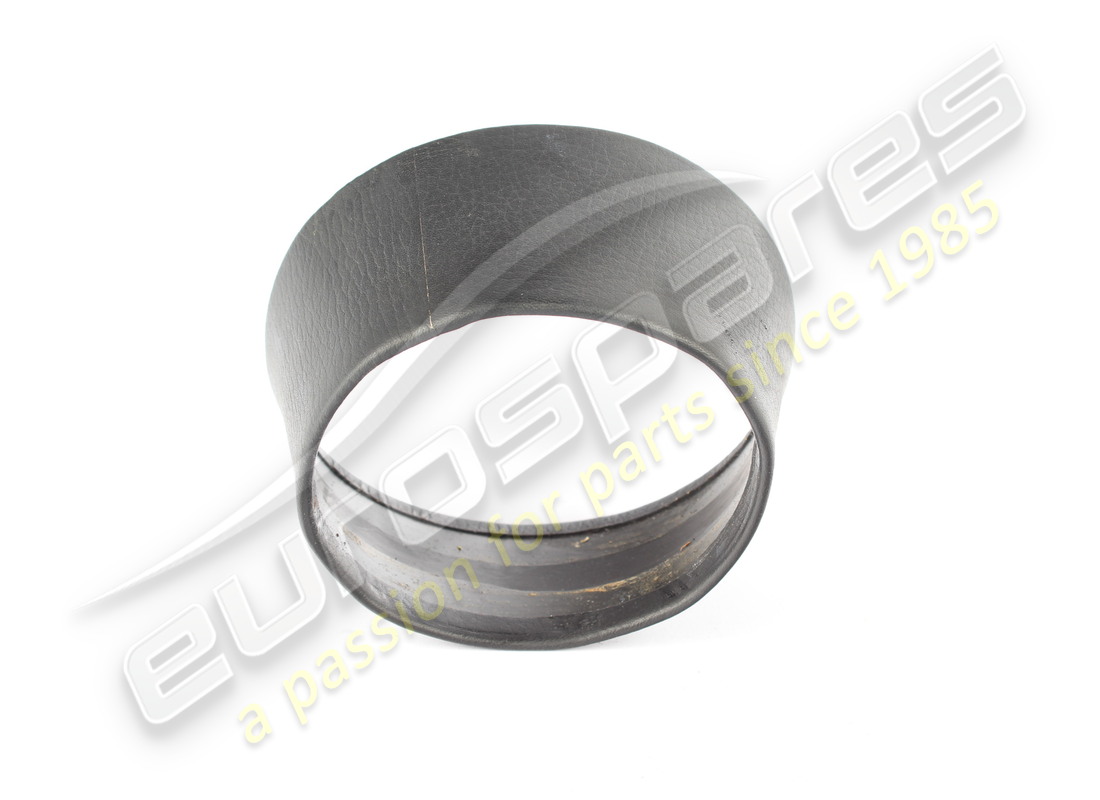 USED FERRARI HUB COVER. PART NUMBER 123098 (2) used ferrari hub cover. part number 123098 (2)