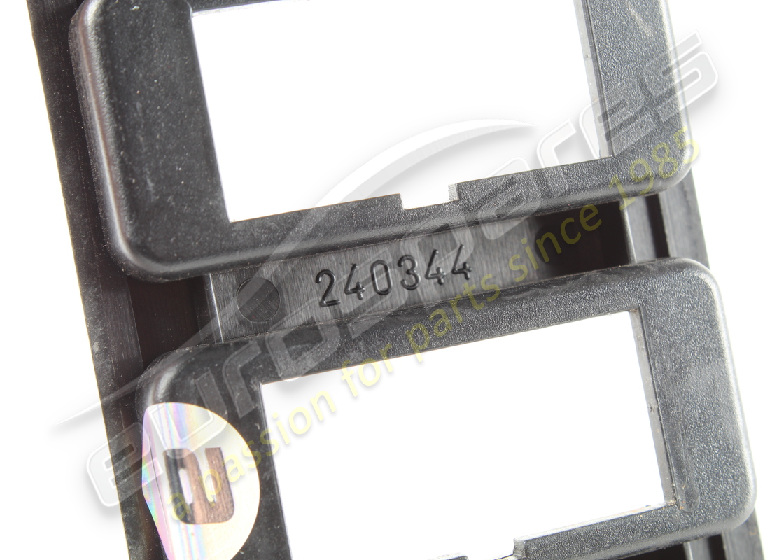 USED FERRARI PLATE. PART NUMBER 61819700 (3) used ferrari plate. part number 61819700 (3)