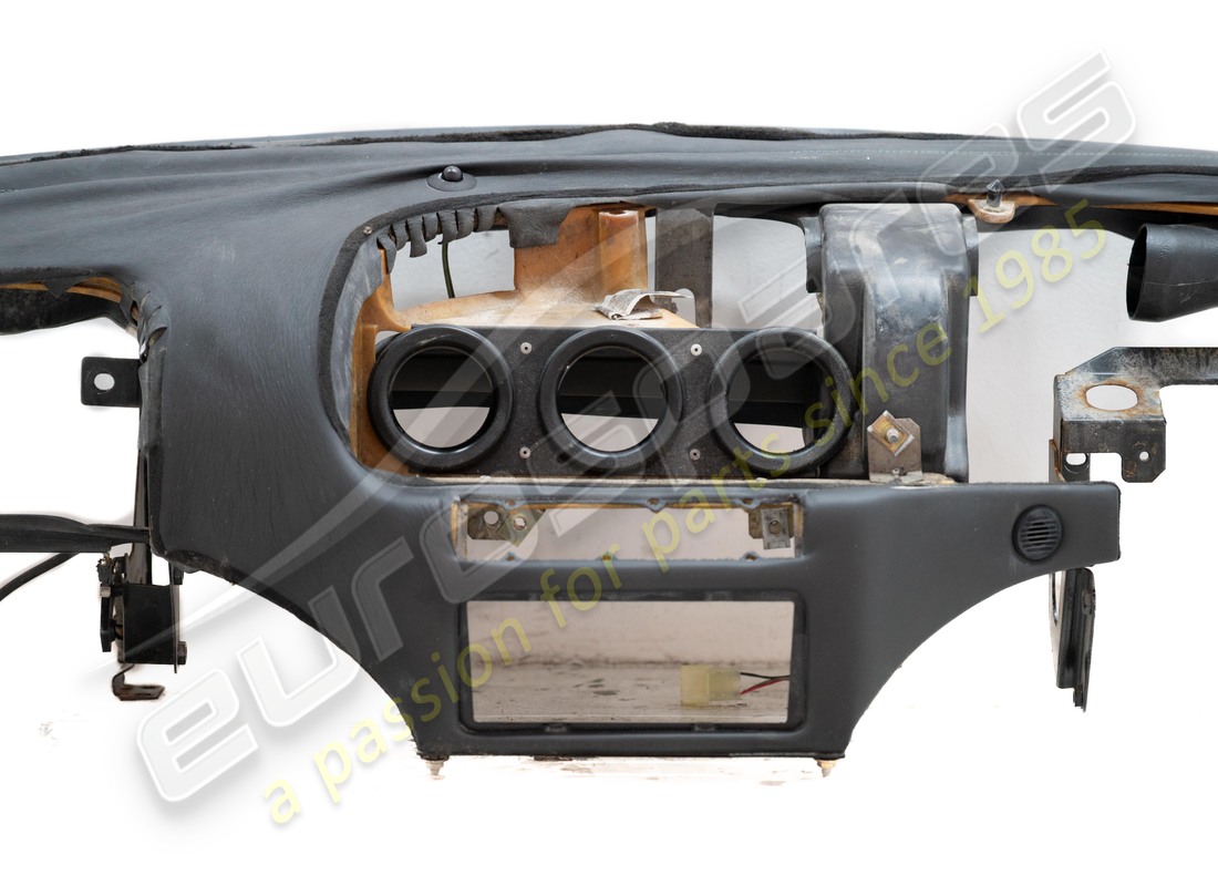 DAMAGED FERRARI RHD DASH ASSEMBLY IN BLACK VM8500. PART NUMBER 65113800 (4) damaged ferrari rhd dash assembly in black vm8500. part number 65113800 (4)