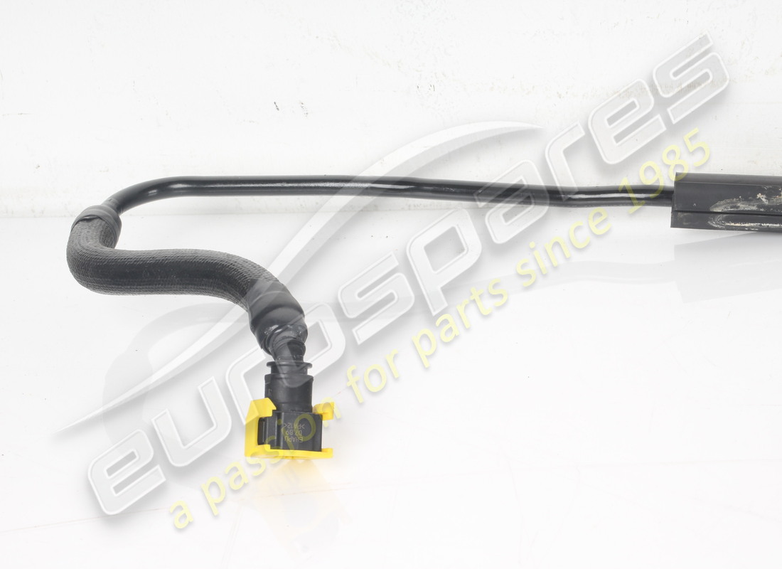 USED FERRARI PIPE FROM LH TANK. PART NUMBER 863932 (2) used ferrari pipe from lh tank. part number 863932 (2)