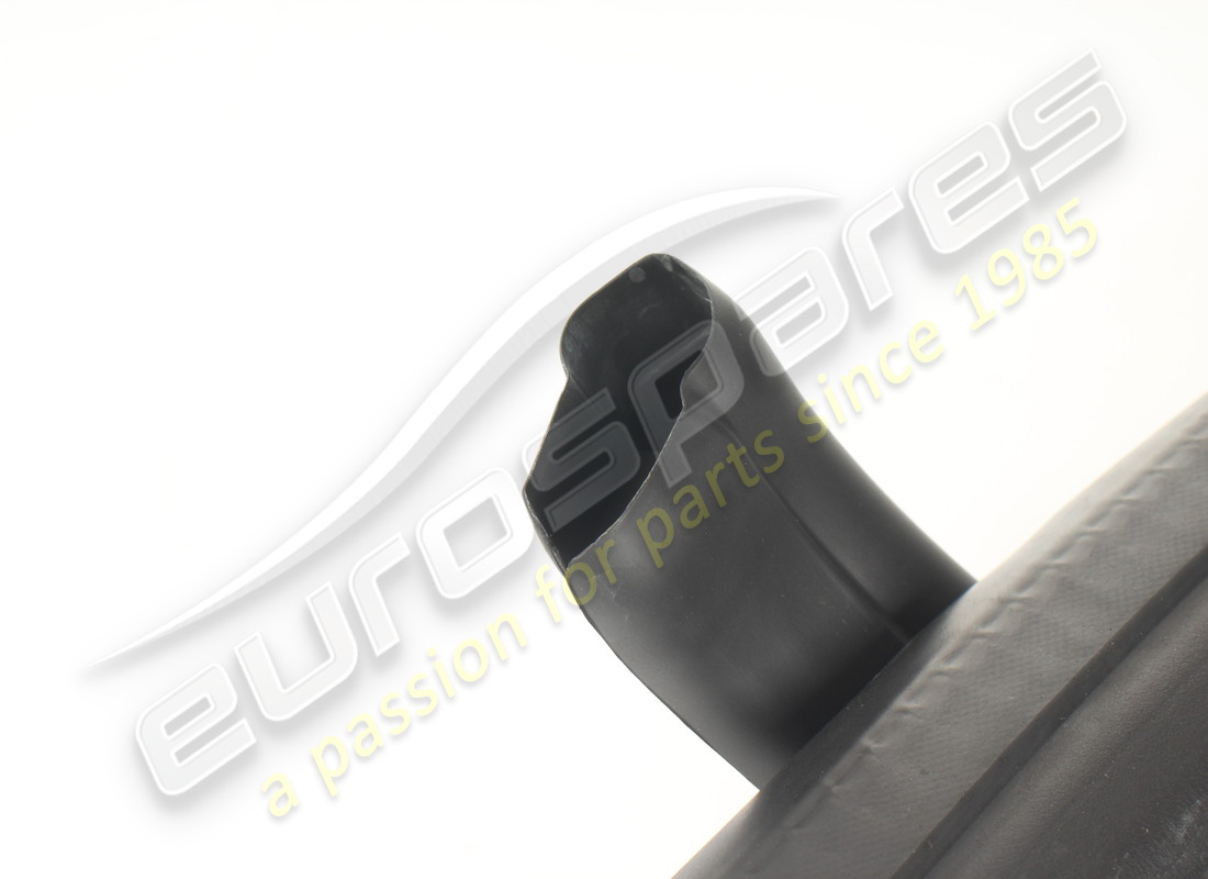 USED FERRARI GUARNIZIONE VASCA CAPOTE. PART NUMBER 788136 (4) used ferrari guarnizione vasca capote. part number 788136 (4)