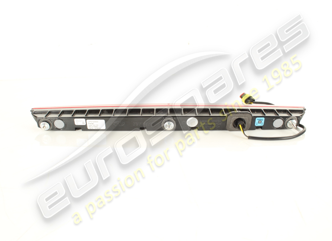 USED FERRARI THIRD STOP LIGHT. PART NUMBER 879066 (3) used ferrari third stop light. part number 879066 (3)