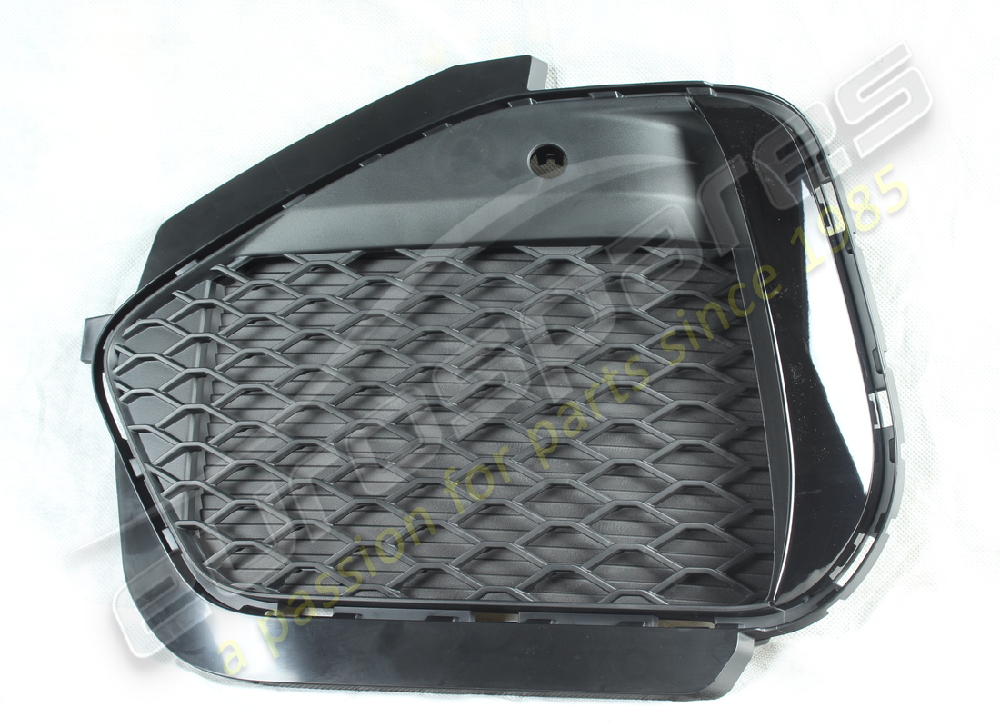 NEW MASERATI LH FRONT GRILLE. PART NUMBER 670198178 (2) new maserati lh front grille. part number 670198178 (2)