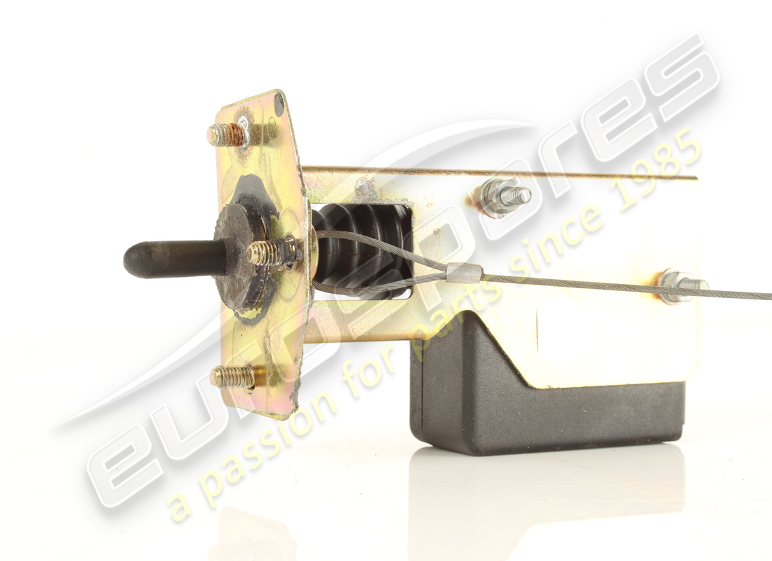 USED FERRARI FUEL DOOR ACTUATOR. PART NUMBER 63713800 (2) used ferrari fuel door actuator. part number 63713800 (2)