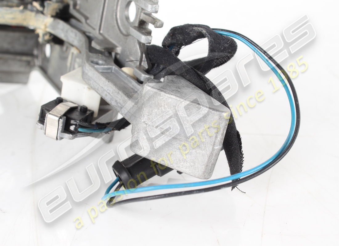 used ferrari rh handle inner body. part number 80821600 (3)