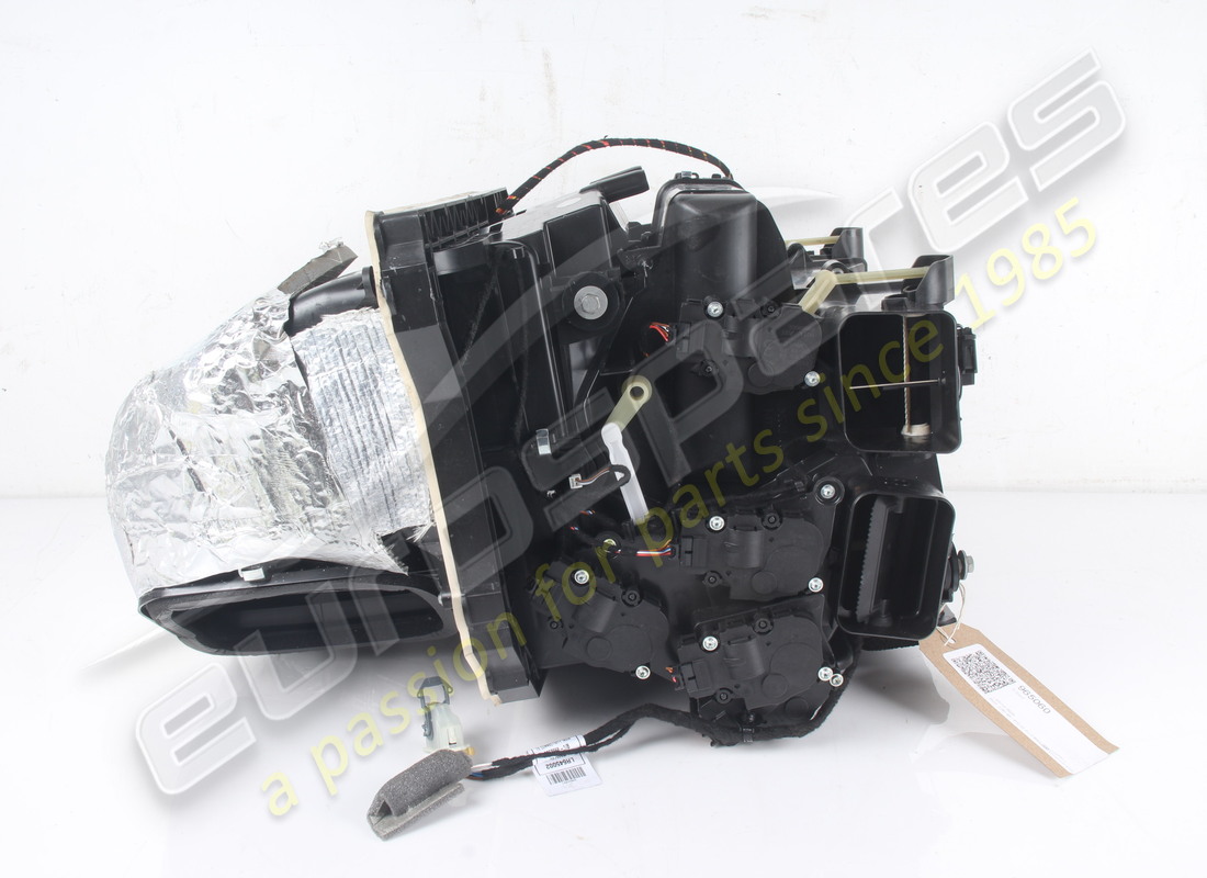 USED FERRARI COMPLETE EVAPORATOR. PART NUMBER 965060 (6) used ferrari complete evaporator. part number 965060 (6)