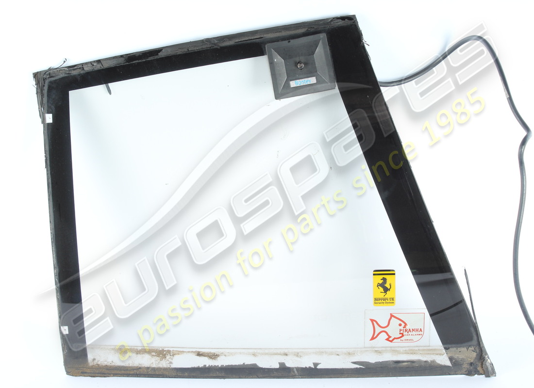 USED FERRARI RH REAR GLASS. PART NUMBER 61549500 (2) used ferrari rh rear glass. part number 61549500 (2)
