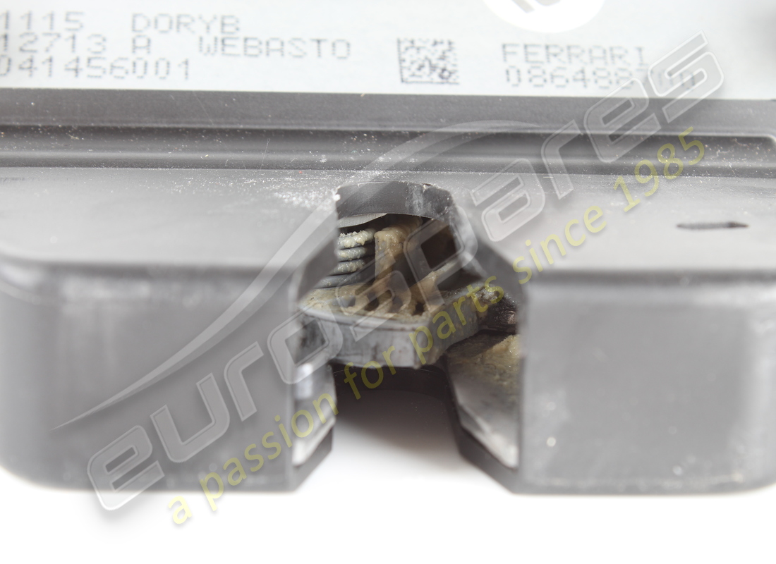 USED FERRARI REAR LID LOCK. PART NUMBER 86488700 (4) used ferrari rear lid lock. part number 86488700 (4)