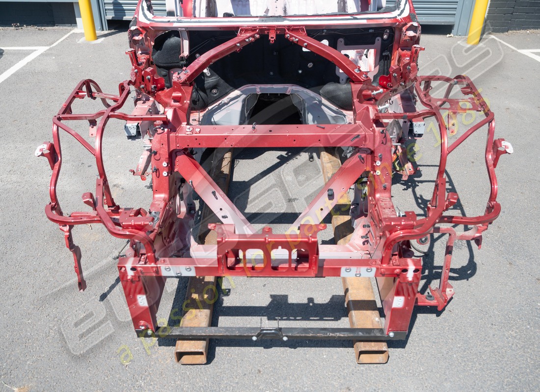 USED FERRARI FRONT CHASSIS. PART NUMBER EAP1552616 (4) used ferrari front chassis. part number eap1552616 (4)