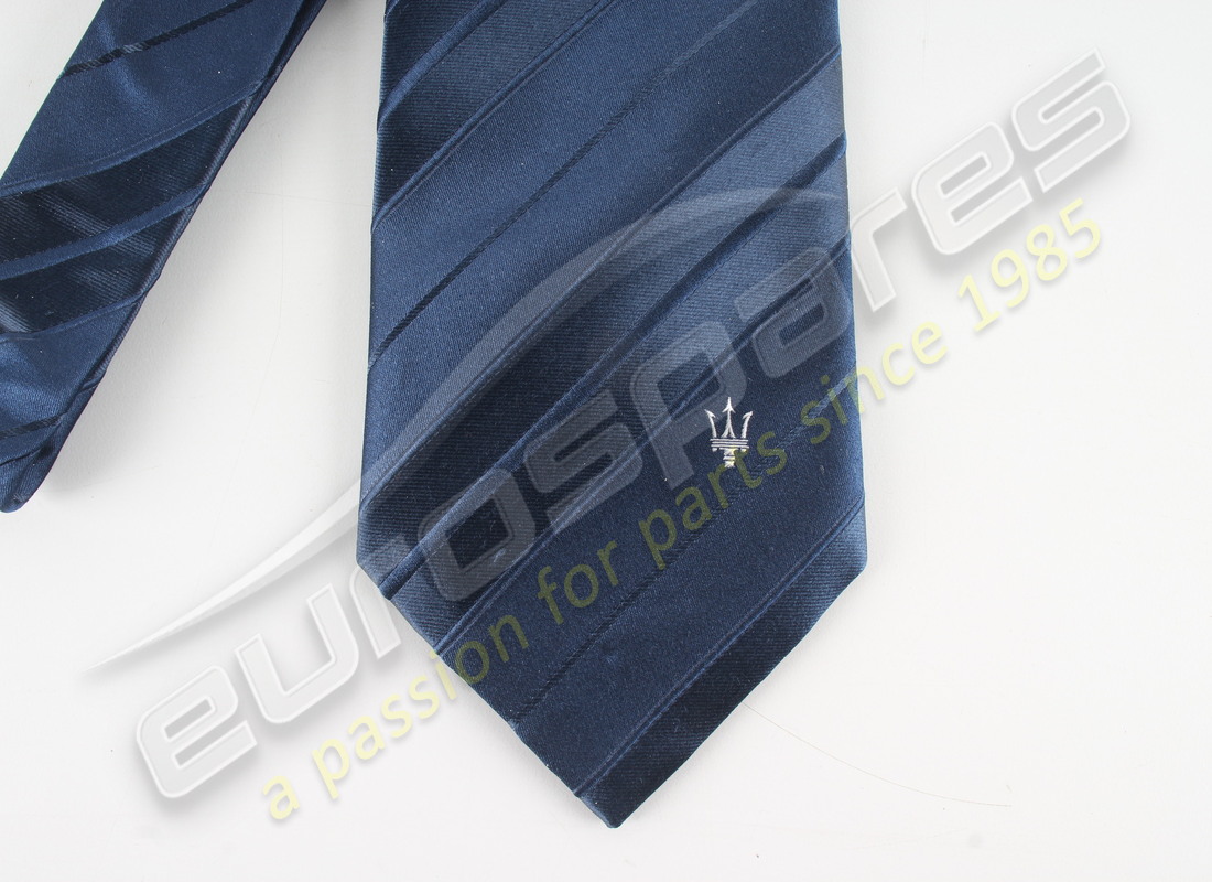NEW MASERATI SUIT TIE. PART NUMBER EAP1553117 (4) new maserati suit tie. part number eap1553117 (4)