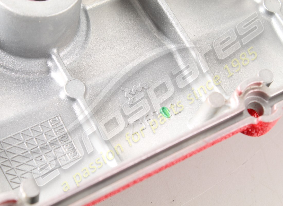 new ferrari rh cylinders head cover. part number 236702 (3)