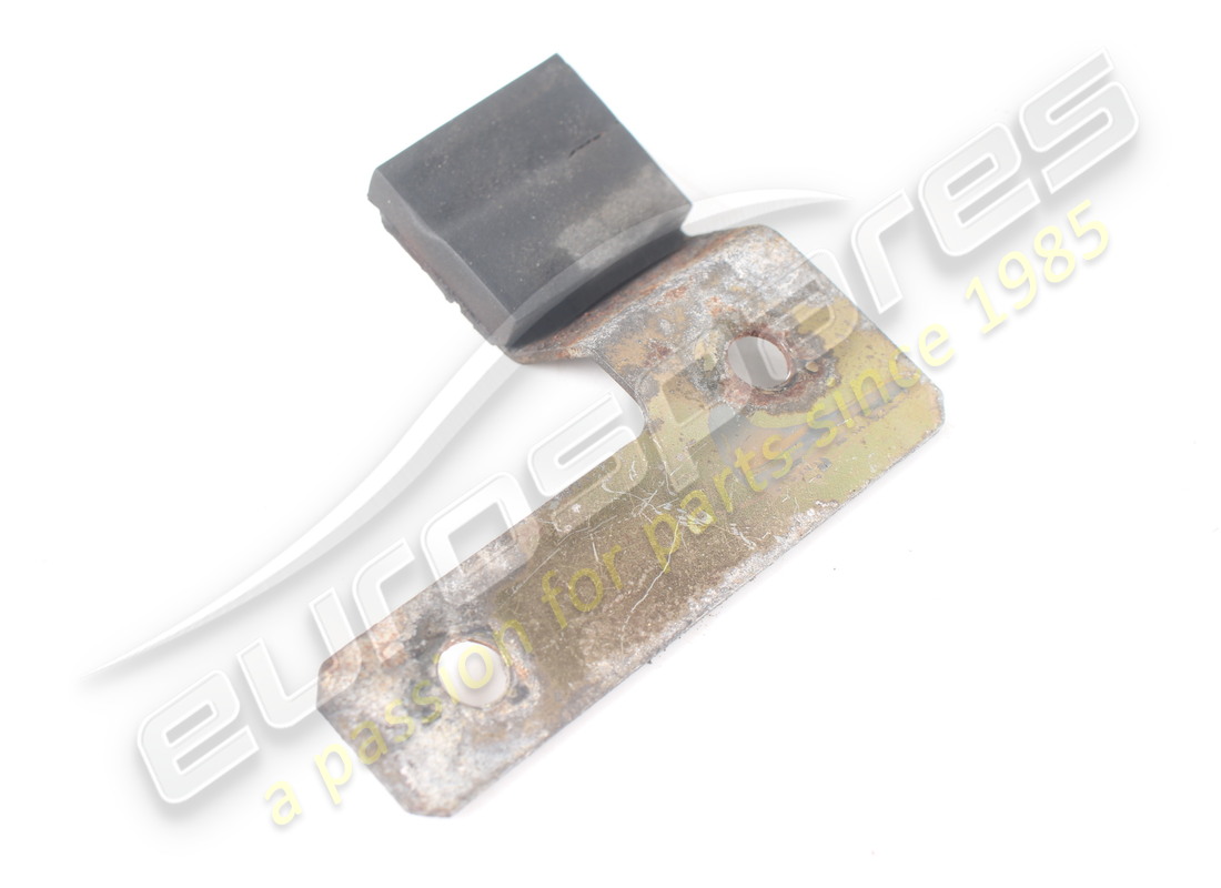 used maserati bracket. part number 384000143 (2)