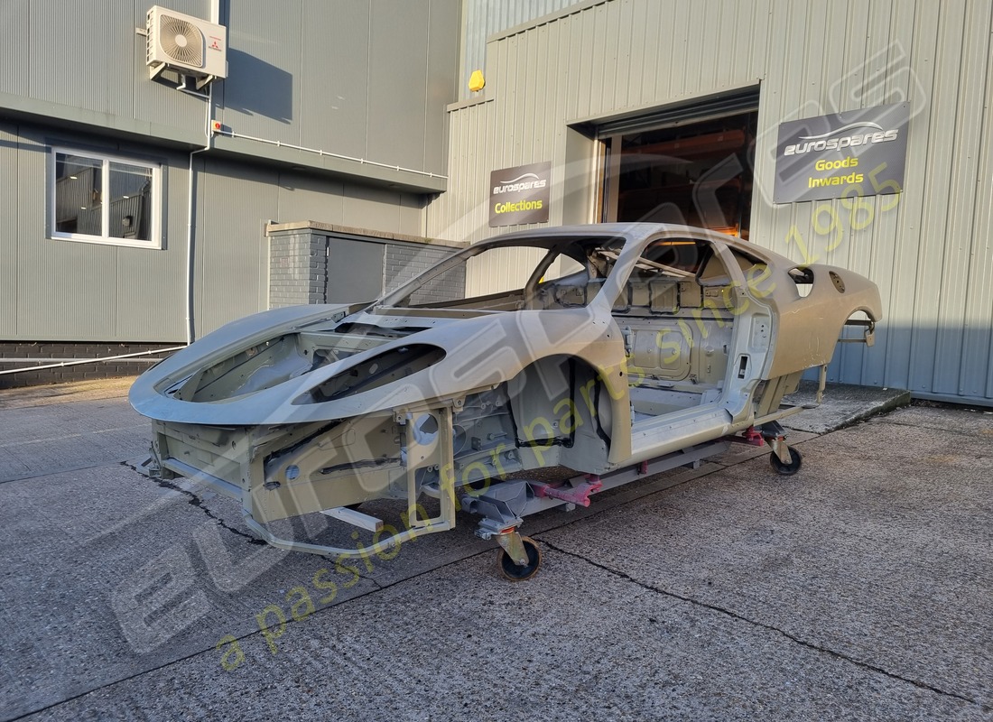 NEW FERRARI SCUDERIA BODYSHELL. PART NUMBER 80557000 (1) new ferrari scuderia bodyshell. part number 80557000 (1)