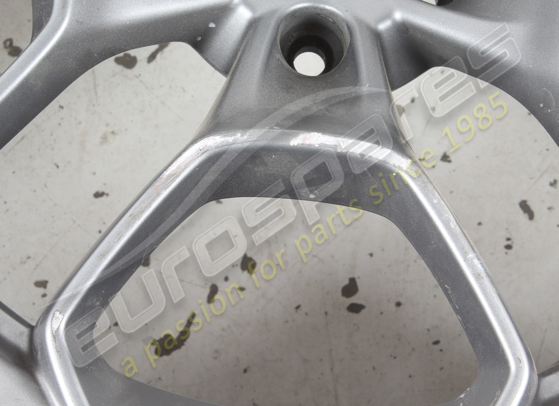 USED LAMBORGHINI REAR WHEEL. PART NUMBER 4T0601017A (6) used lamborghini rear wheel. part number 4t0601017a (6)